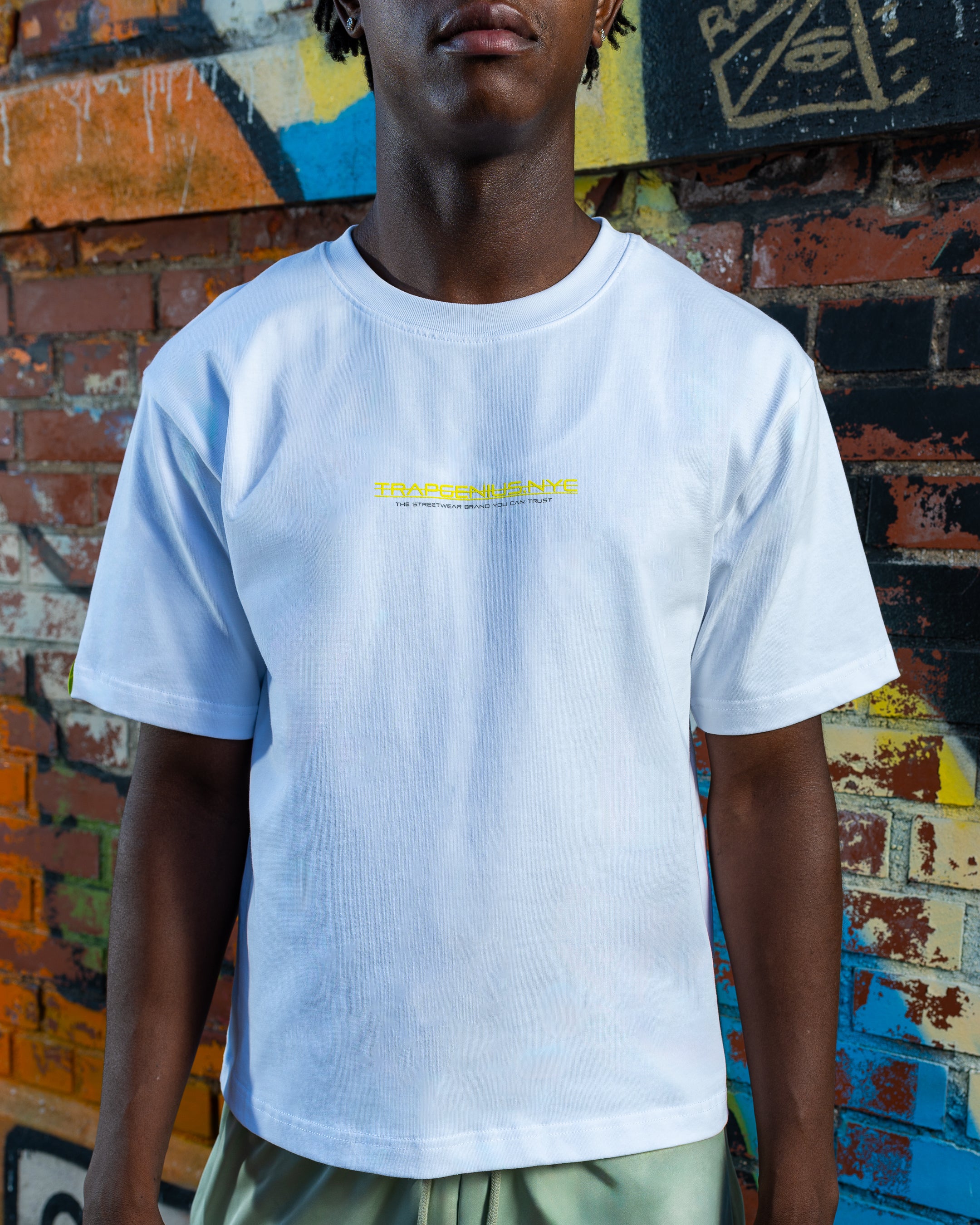 Men’s Trap Genius NYC Bag Logo Heavyweight T-shirt (White + Yellow)